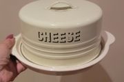 Enamel Painted Metal  Cheese Dome with China Base Plate