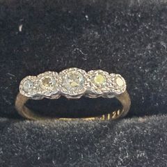 18ct Gold Diamond Ring