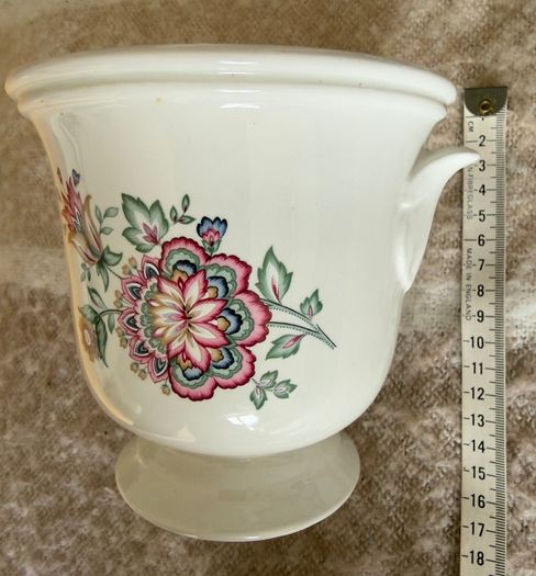 Royal Norfolk Floral ceramic planter.