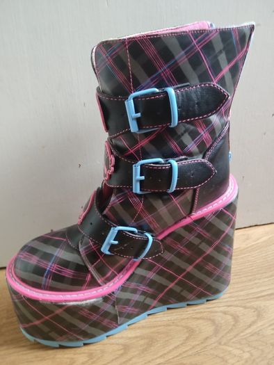 Monster High boots