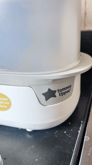 Tommy Tippee steriliser
