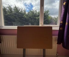Folding table