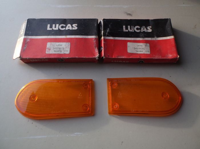 2.Austin 1800 Lucas Ind Lens