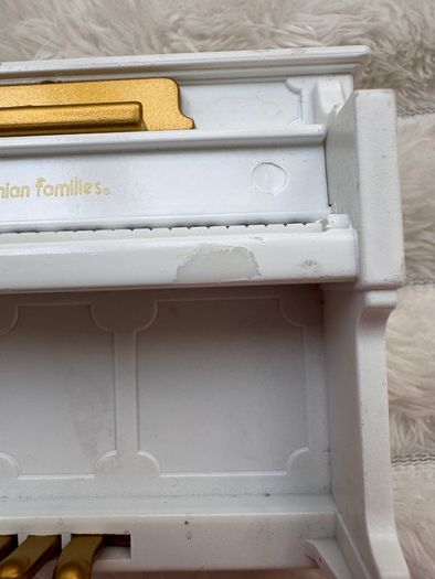 Sylvanian Families Piano Epoch Used Damaged Approx. 7 cm. Used Damaged Please see photos