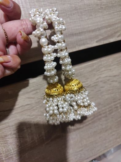 beautiful pearl bracelet