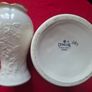 A Beautiful Set of 2 Donegal Parian China 10inch Vases Image 10