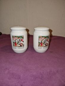 Pair of ceramic Las Vegas Salt and Pepper shakers
