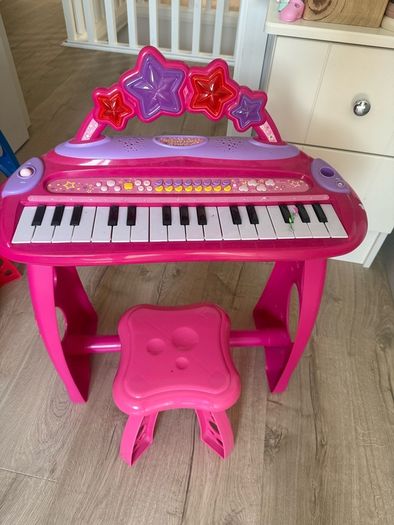 pink kids piano