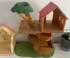 sylvanian tree house and house