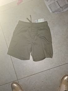 BNWT Khaki shorts Ahe 10-11