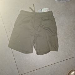 BNWT Khaki shorts Ahe 10-11