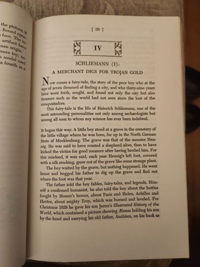 Gods, Graves,& Scholars. By C.w.ceram. The Story Of Archeology. With 49 Photos And 72 Drawings.  Hardback 1954. With Dustjacket In Good Condition.