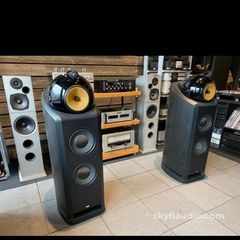 Legendary World renowned BOWERS and Wilkins 802 Diamond World Class Speakers Pristine condition in the original boxes and packaging