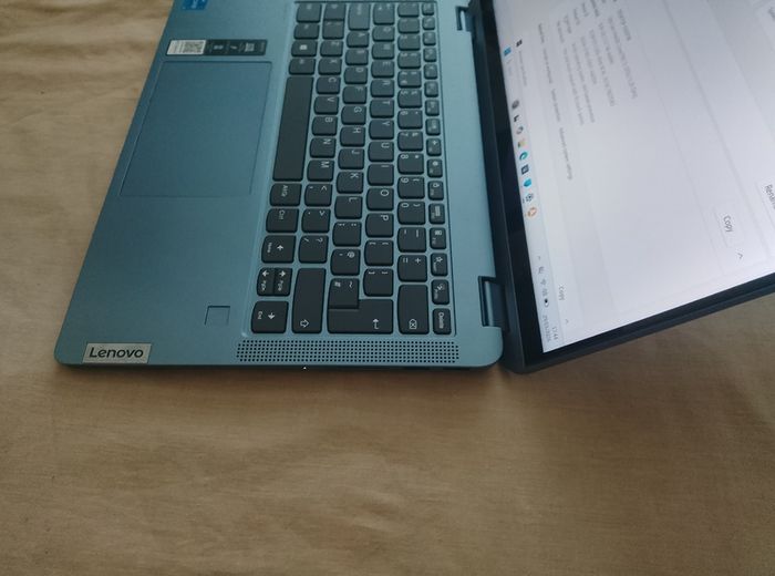 Lenovo ideapad Flex 5i 2 in 1 12th gen i3