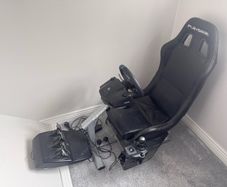 Logitech G923 Wheel, Pedals & Playseat