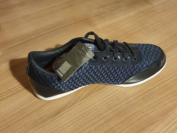 Firetrap junior shoe size 4 navy