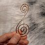Gold toned Swirl design broach Image 2