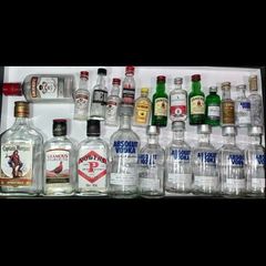Hennessy Cognac Gin vodka whiskey empty mini Bottle Hennessy Cognac absolut vodka belveder gin Bombay whiskey Jack Daniels belveder paddy powers Jameson bacardi jagermeister Empty Bottles