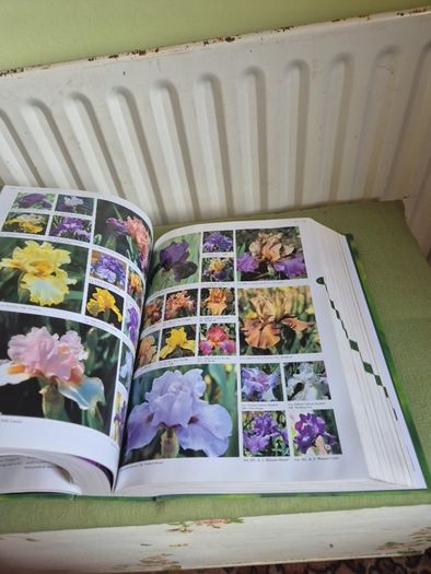 Flora The Gardener's Bible with CD