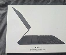 BRAND NEW SEALED Apple iPad Pro 12.9" Smart Keyboard Folio UK