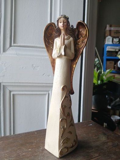 angel figurines