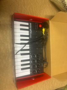 Akai MPK Mini MIDI keyboard