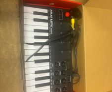 Akai MPK Mini MIDI keyboard