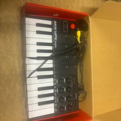 Akai MPK Mini MIDI keyboard