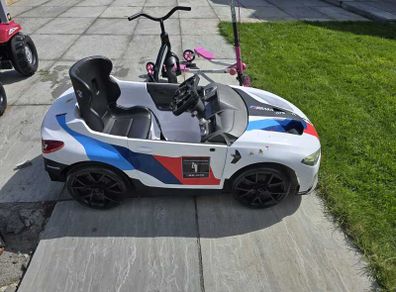 Rollplay BMW M8 GTE Racing 12V RC car