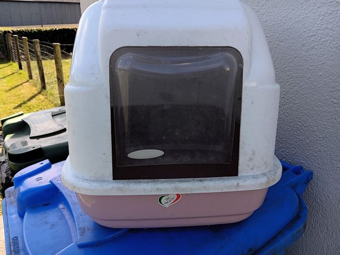 cat litter tray