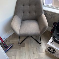 2  grey accent chairs in great condition 40 euro for both