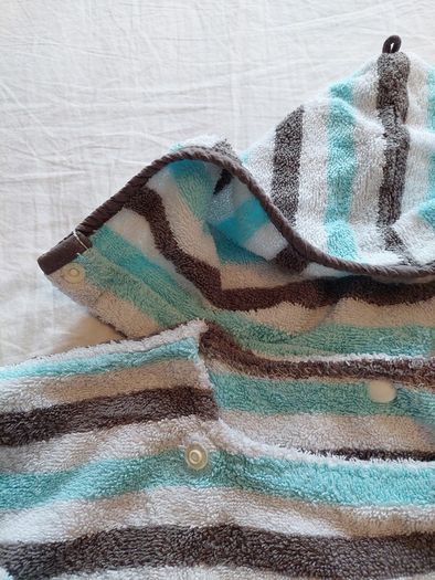 ALDI (Kirkton House) Hooded Towel