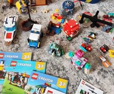 Lego Blocks Constructor sets including 40 minifigures