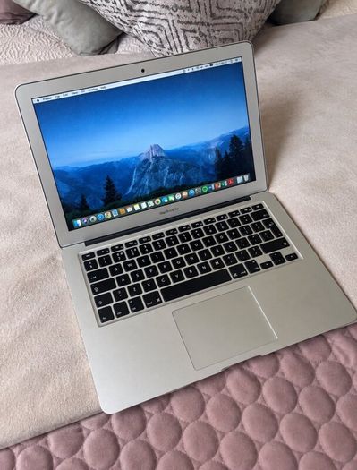 MacBook Air (13-inch, 2017)