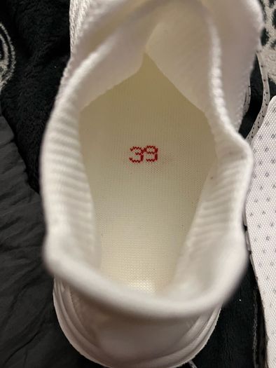 White runners training shoes size 39
