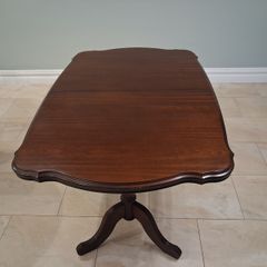 Dining table & Chairs