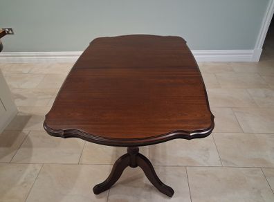 Dining table & Chairs