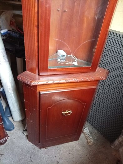 Mid century corner cabinet, in very good conditionMid century corner cabinet, in very good condition