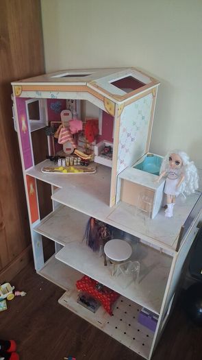 Rainbow High Doll House