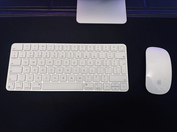 Apple iMac 24 inch M1 Silver 4-Port 8GB RAM 256GB SSD Touch ID