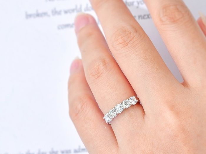 Women's silver ring