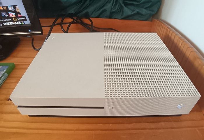 Xbox One S