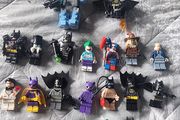 Lego Batman minifigs x 25
