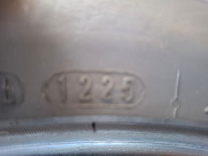 NEXEN Nfera SU1 235x55x17 103w Tyres - Like New