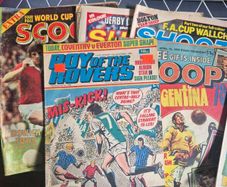 Football annuals & mags