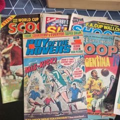 Football annuals & mags