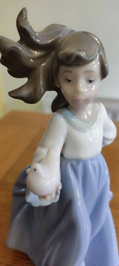 VINTAGE Lladro Nao Porcelain Figurine Girl with Dove