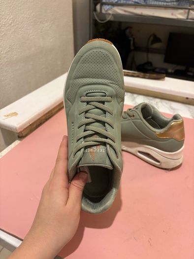 Skechers size 37 (uk 4 | us 7)