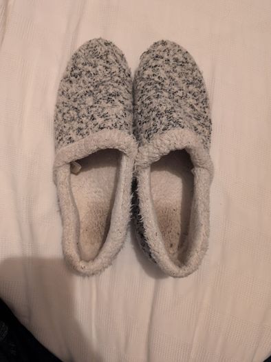 TOMS slippers / house shoes