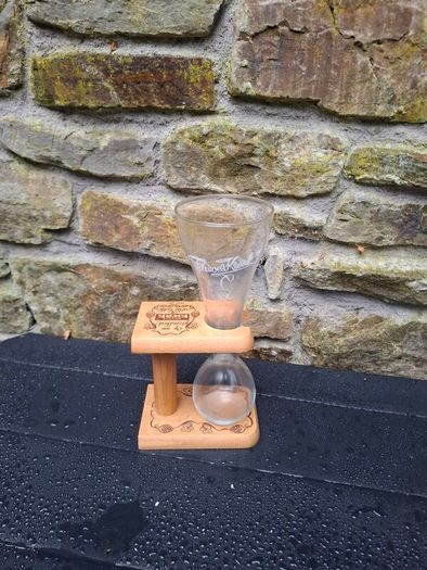 Belgian beer glass kwak possible to post